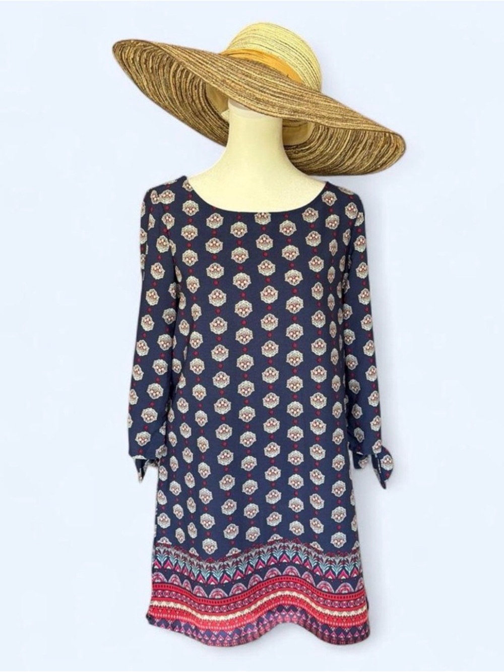 Women’s size small lightweight navy and red geometric mini dress by Bebop.